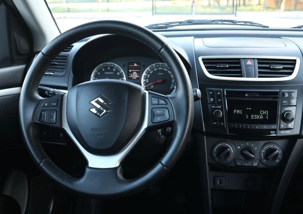 Suzuki Swift cena 35500 przebieg: 67000, rok produkcji 2015 z Piastów małe 137